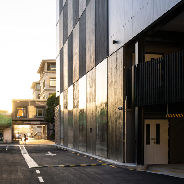 Exterior – Laneway – High Res